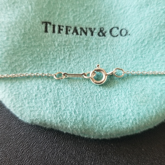 Tiffany & Co. Elsa Peretti Bean Necklace - Picture 6 of 11